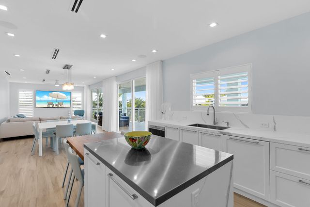 121 Lake Road, Plantation Key, FL 33070