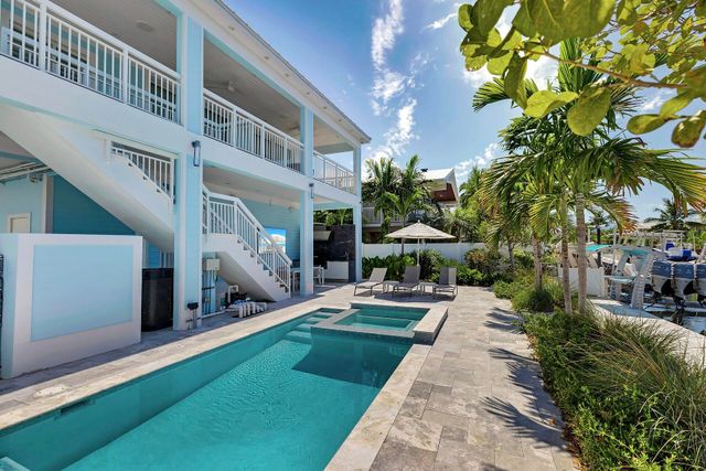 121 Lake Road, Plantation Key, FL 33070