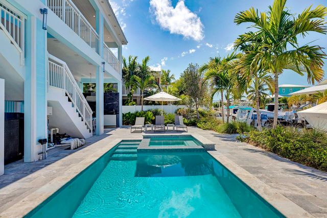 121 Lake Road, Plantation Key, FL 33070