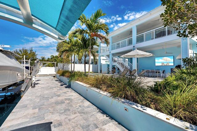 121 Lake Road, Plantation Key, FL 33070