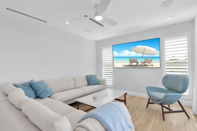 121 Lake Road, Plantation Key, FL 33070