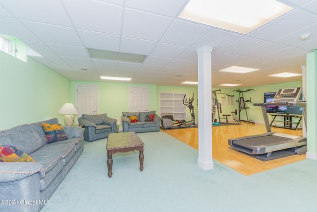 5 Teasdale Court, Colonie, NY 12189