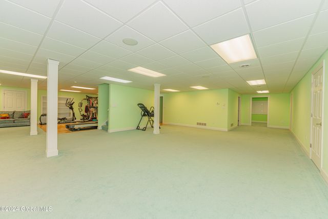 5 Teasdale Court, Colonie, NY 12189