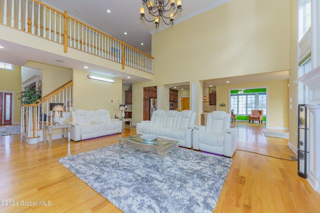 5 Teasdale Court, Colonie, NY 12189