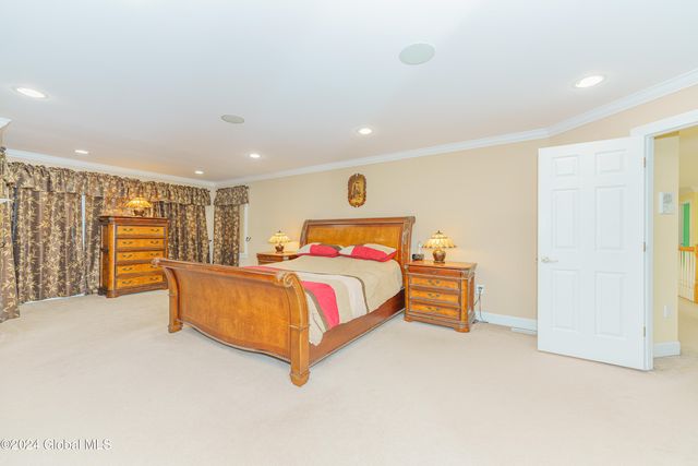 5 Teasdale Court, Colonie, NY 12189