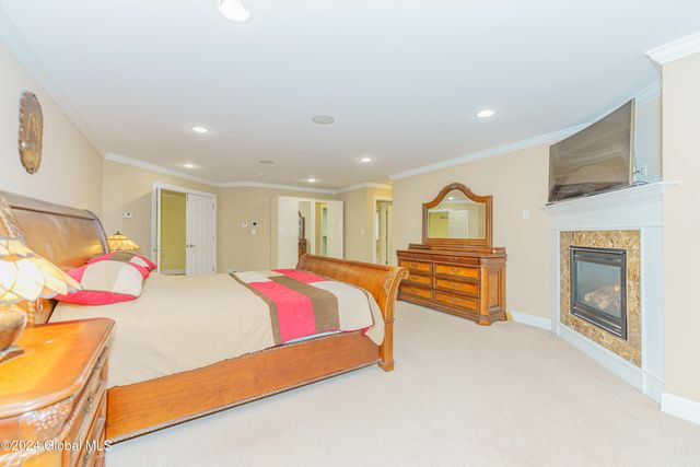 5 Teasdale Court, Colonie, NY 12189