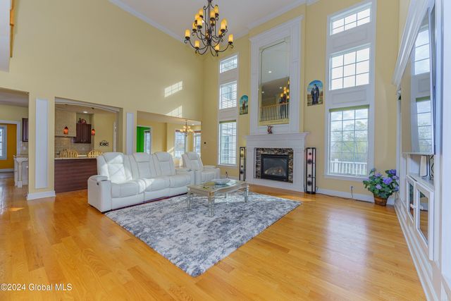 5 Teasdale Court, Colonie, NY 12189