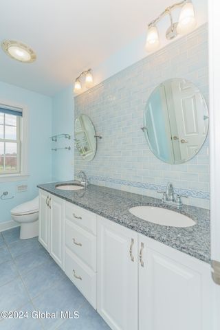 5 Teasdale Court, Colonie, NY 12189