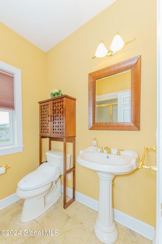 5 Teasdale Court, Colonie, NY 12189