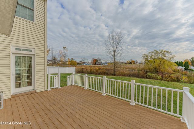 5 Teasdale Court, Colonie, NY 12189