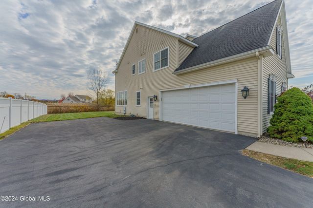 5 Teasdale Court, Colonie, NY 12189