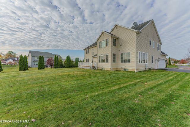 5 Teasdale Court, Colonie, NY 12189