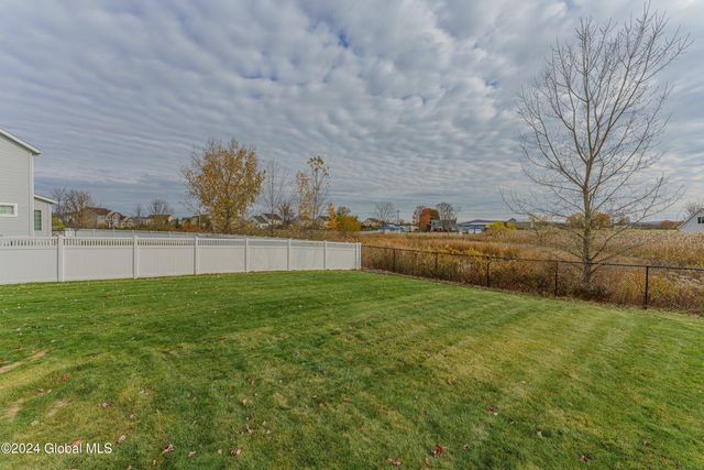 5 Teasdale Court, Colonie, NY 12189