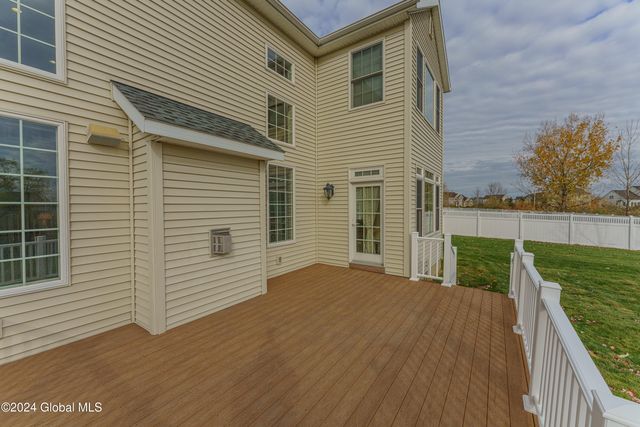 5 Teasdale Court, Colonie, NY 12189