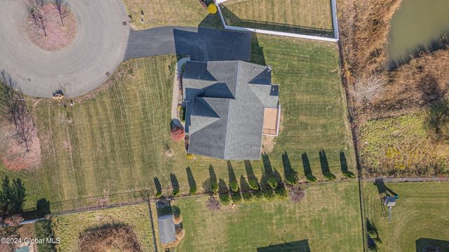 5 Teasdale Court, Colonie, NY 12189