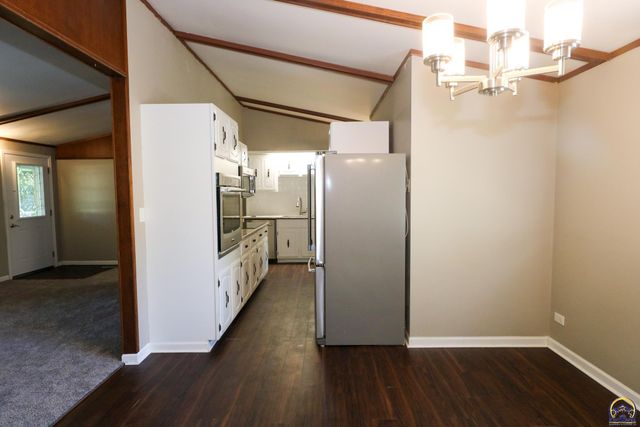 1031 Sunrise Dr, Emporia, KS 66801