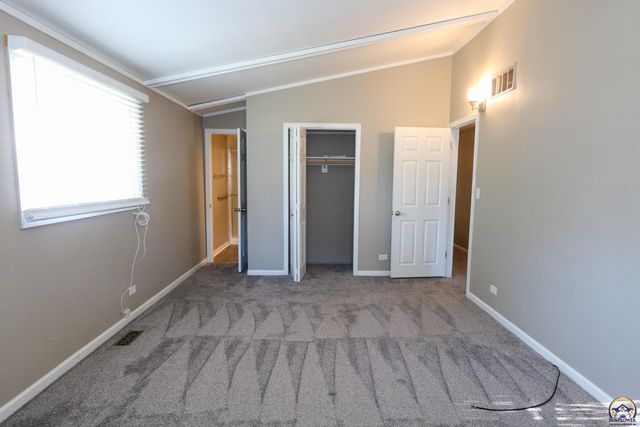 1031 Sunrise Dr, Emporia, KS 66801