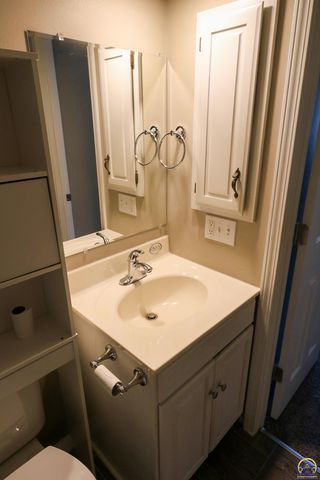 1031 Sunrise Dr, Emporia, KS 66801