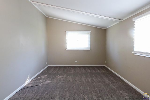 1031 Sunrise Dr, Emporia, KS 66801