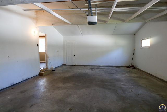 1031 Sunrise Dr, Emporia, KS 66801