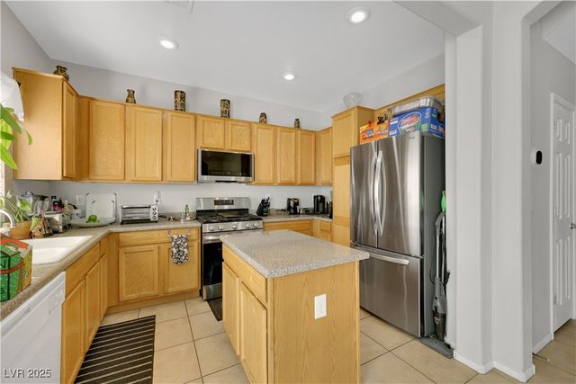 8697 Ancient Creek Avenue, Las Vegas, NV 89178