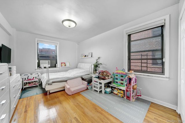 73-50 Bell Boulevard 4A, Bayside, NY 11364