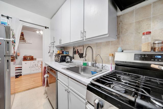 73-50 Bell Boulevard 4A, Bayside, NY 11364