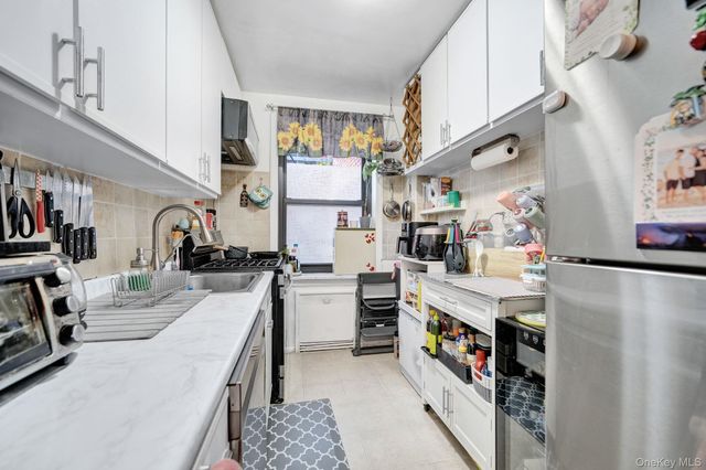 73-50 Bell Boulevard 4A, Bayside, NY 11364