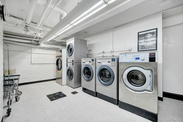 73-50 Bell Boulevard 4A, Bayside, NY 11364