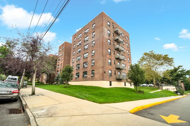 73-50 Bell Boulevard 4A, Bayside, NY 11364