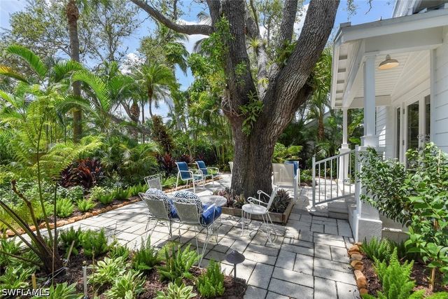 223 11th AVE S, Naples, FL 34102