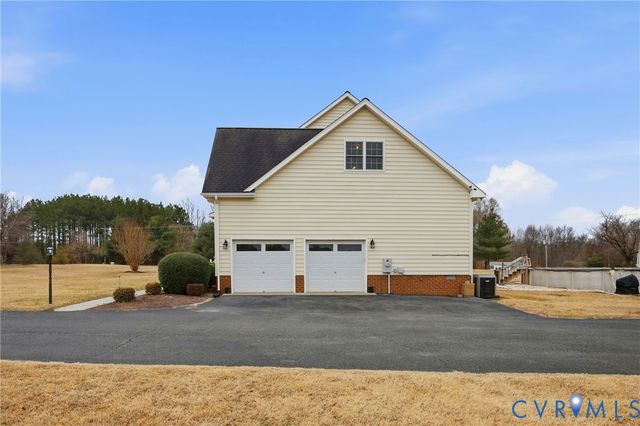 151 Meadow Dr, Tappahannock, VA 22560