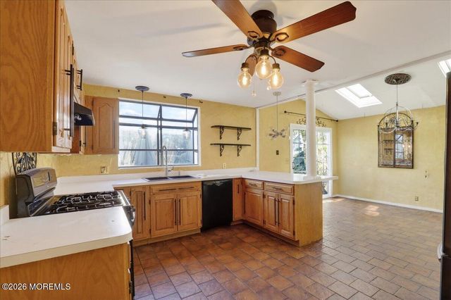 659 Holmdel Road, Hazlet, NJ 07730