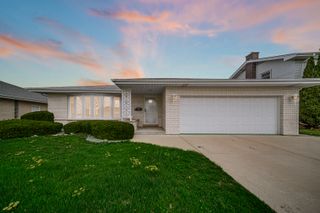10916 Kingston Street, Westchester, IL 60154