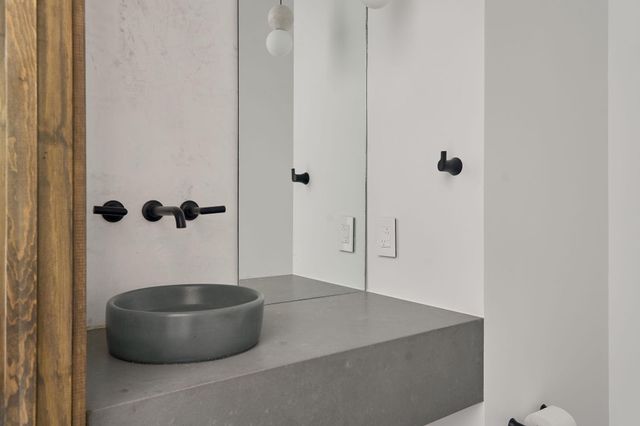 1112 W Annie ST, Austin, TX 78704