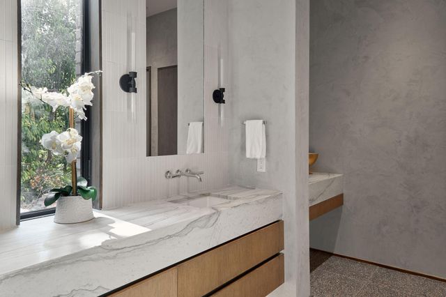 1112 W Annie ST, Austin, TX 78704