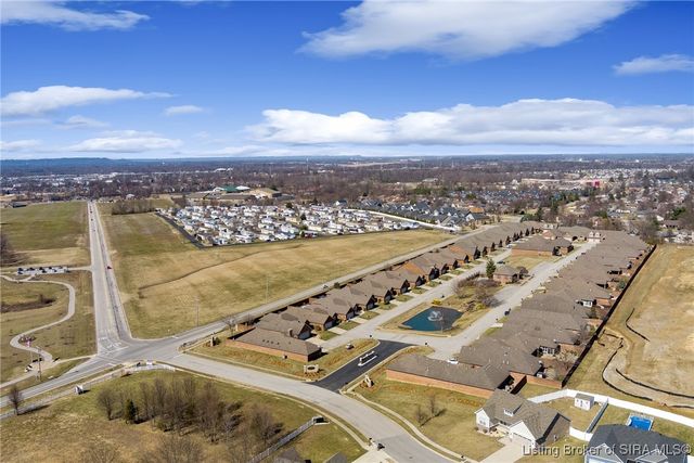 2403 Aspen Way, Jeffersonville, IN 47130