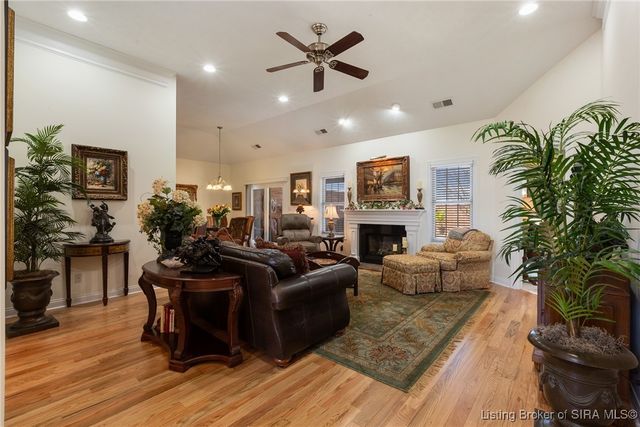 2403 Aspen Way, Jeffersonville, IN 47130