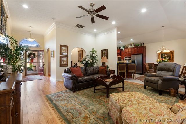 2403 Aspen Way, Jeffersonville, IN 47130