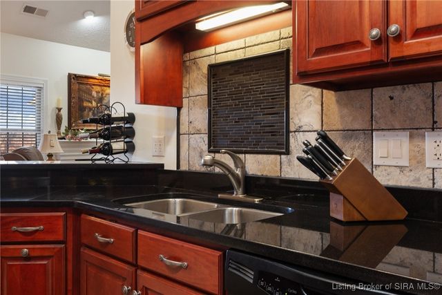 2403 Aspen Way, Jeffersonville, IN 47130