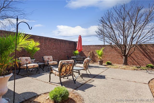 2403 Aspen Way, Jeffersonville, IN 47130