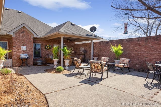2403 Aspen Way, Jeffersonville, IN 47130