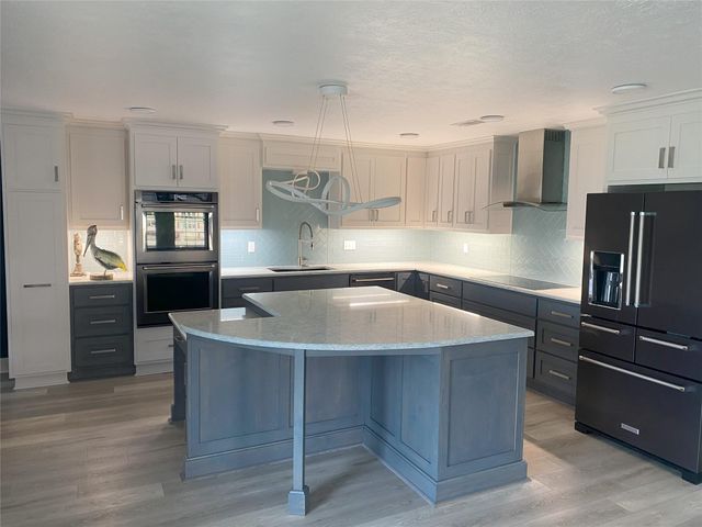 16631 Trinidad Way, Jamaica Beach, TX 77554