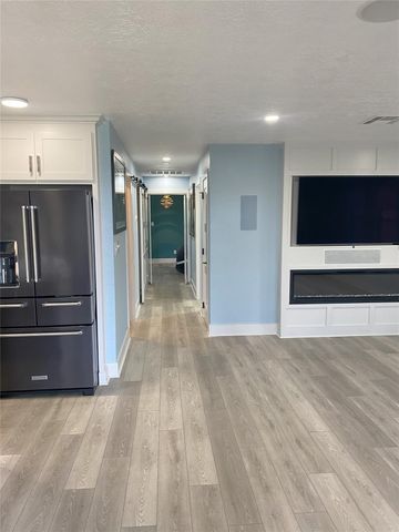 16631 Trinidad Way, Jamaica Beach, TX 77554