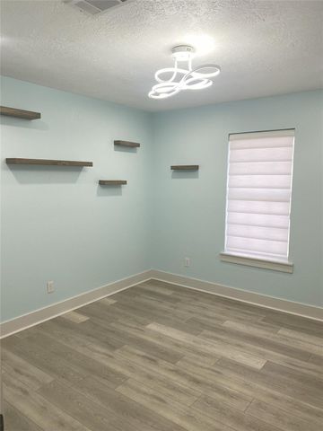 16631 Trinidad Way, Jamaica Beach, TX 77554