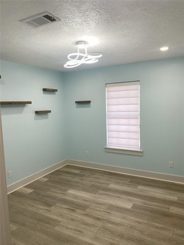 16631 Trinidad Way, Jamaica Beach, TX 77554