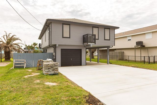 16631 Trinidad Way, Jamaica Beach, TX 77554