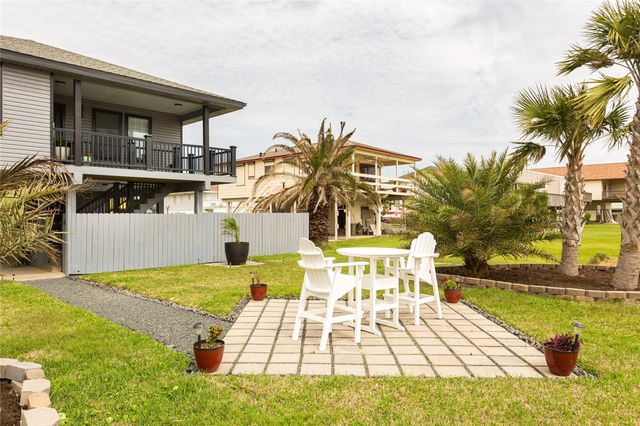 16631 Trinidad Way, Jamaica Beach, TX 77554