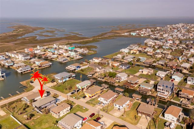 16631 Trinidad Way, Jamaica Beach, TX 77554