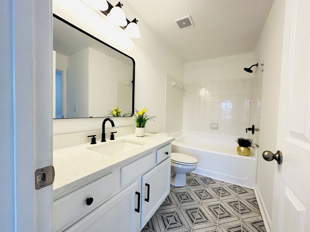 1740 Lincoya Bay Dr, Nashville, TN 37214